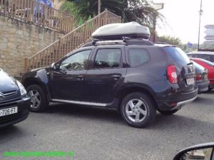 Dacia met dakkoffer