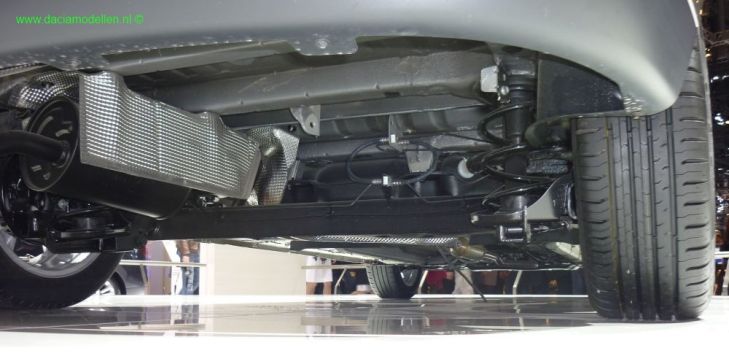onderzijde van de dacia lodgy