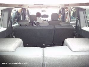 Doorkijk door de Dacia Lodgy