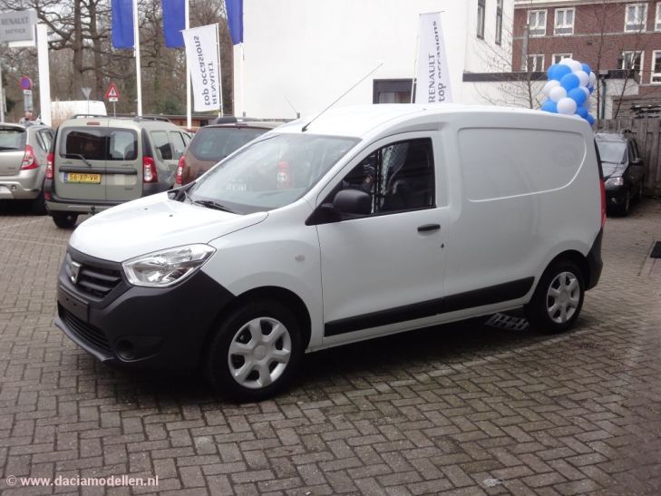 Dacia Dokker VAN tijdens opening Dacia Store Utrecht