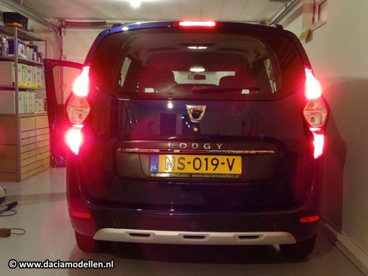 Remlichten van de Dacia Lodgy aangepast
