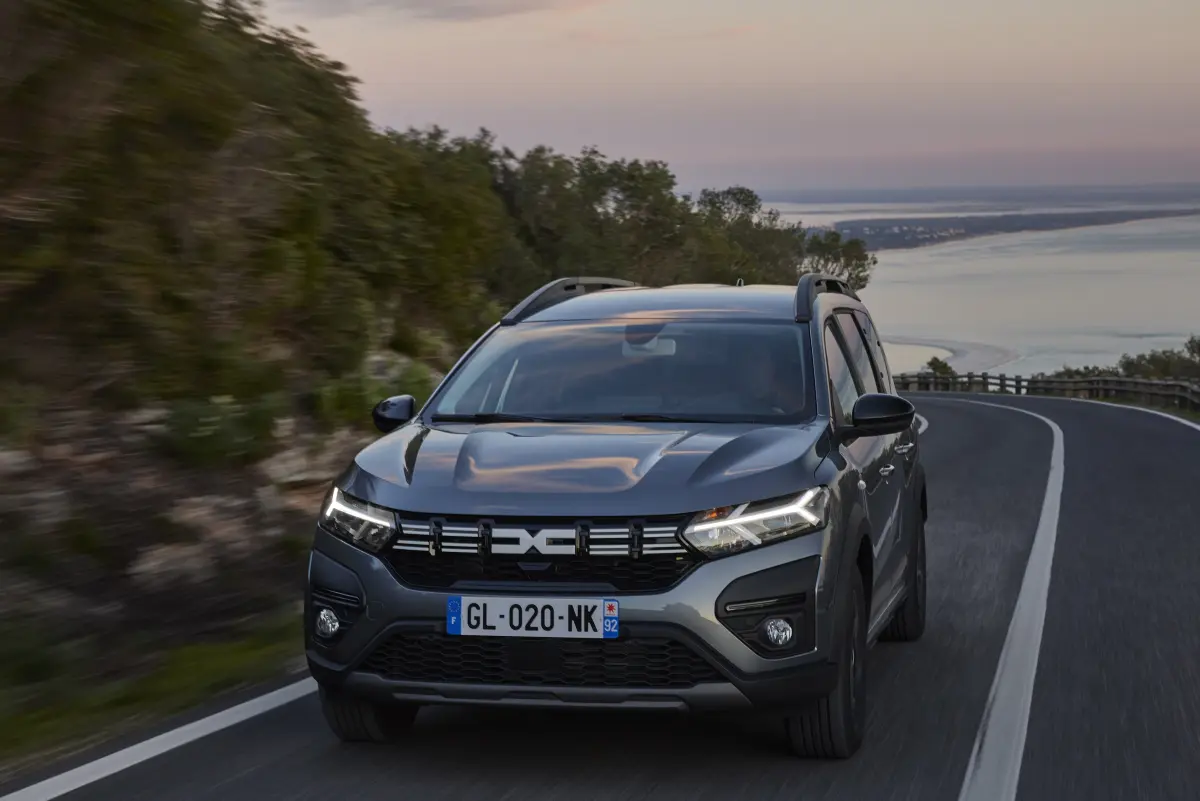 De nieuwe Dacia Jogger HYBRID 140